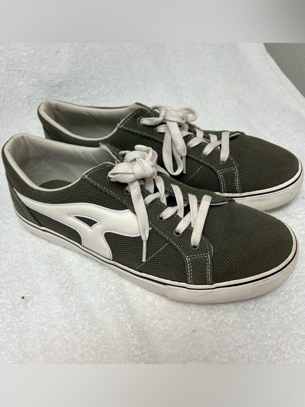 Airwalk Green Skater Surfer Fabric Lace Up Sneakers Sz 10